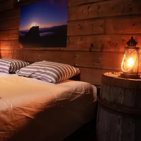 Mountain Lodge *